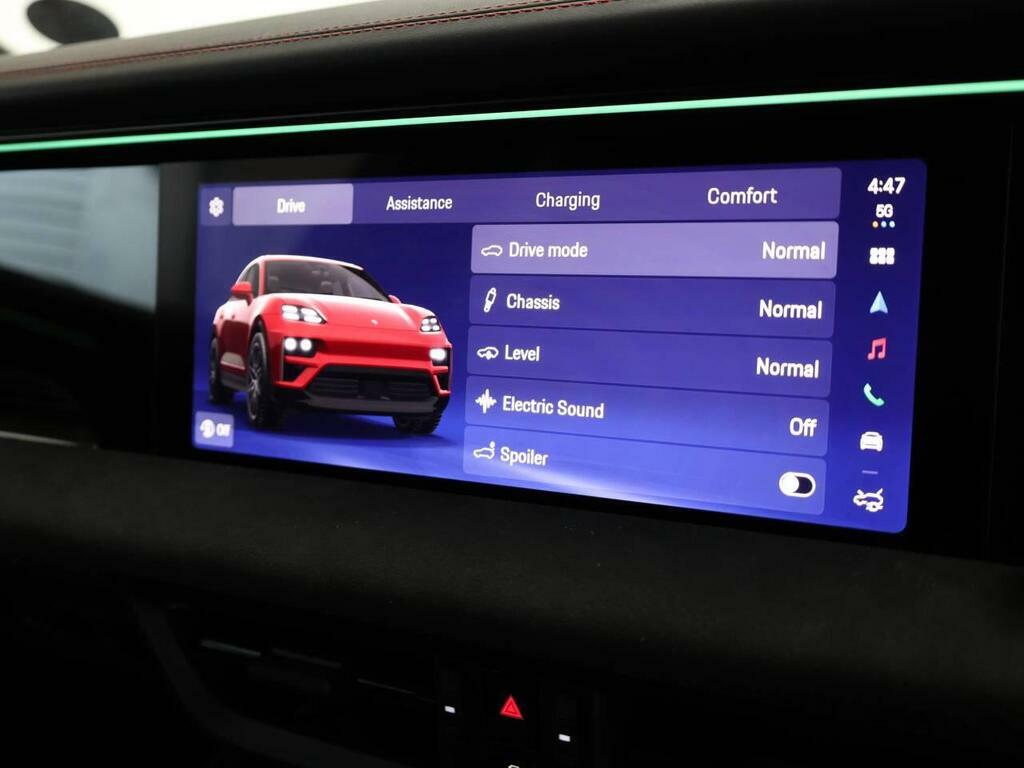 Porsche Macan Base #36
