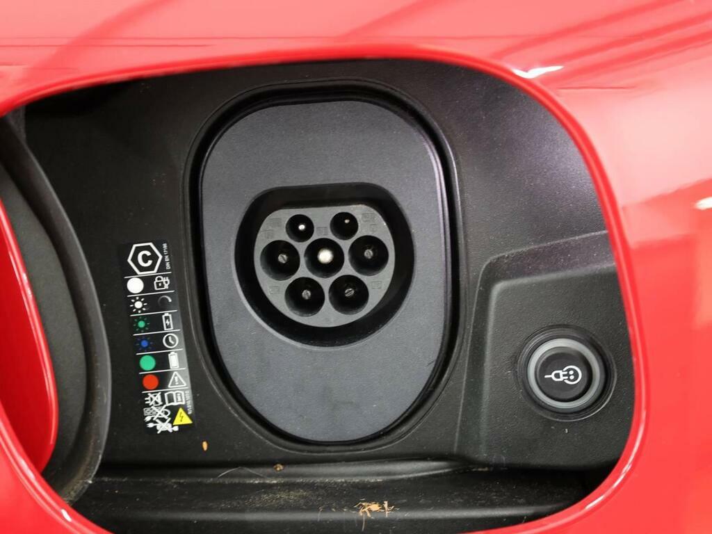 Porsche Macan Base #18