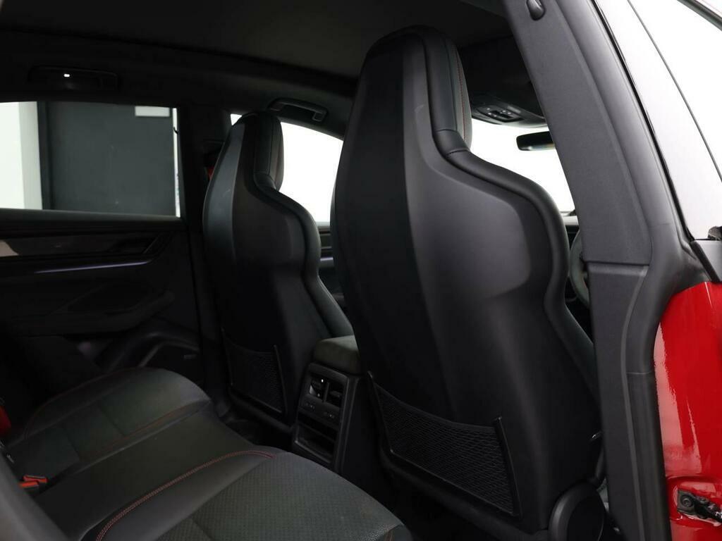 Porsche Macan Base #56