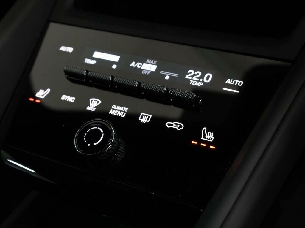 Porsche Macan Base #31