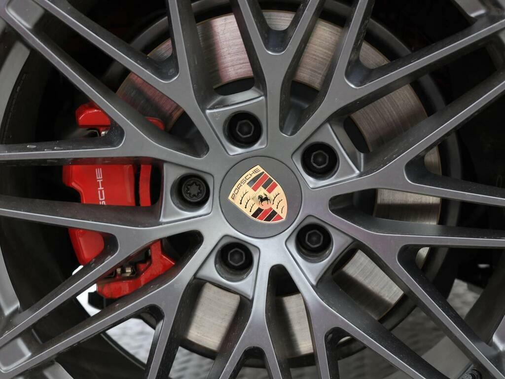 Porsche Macan Base #72