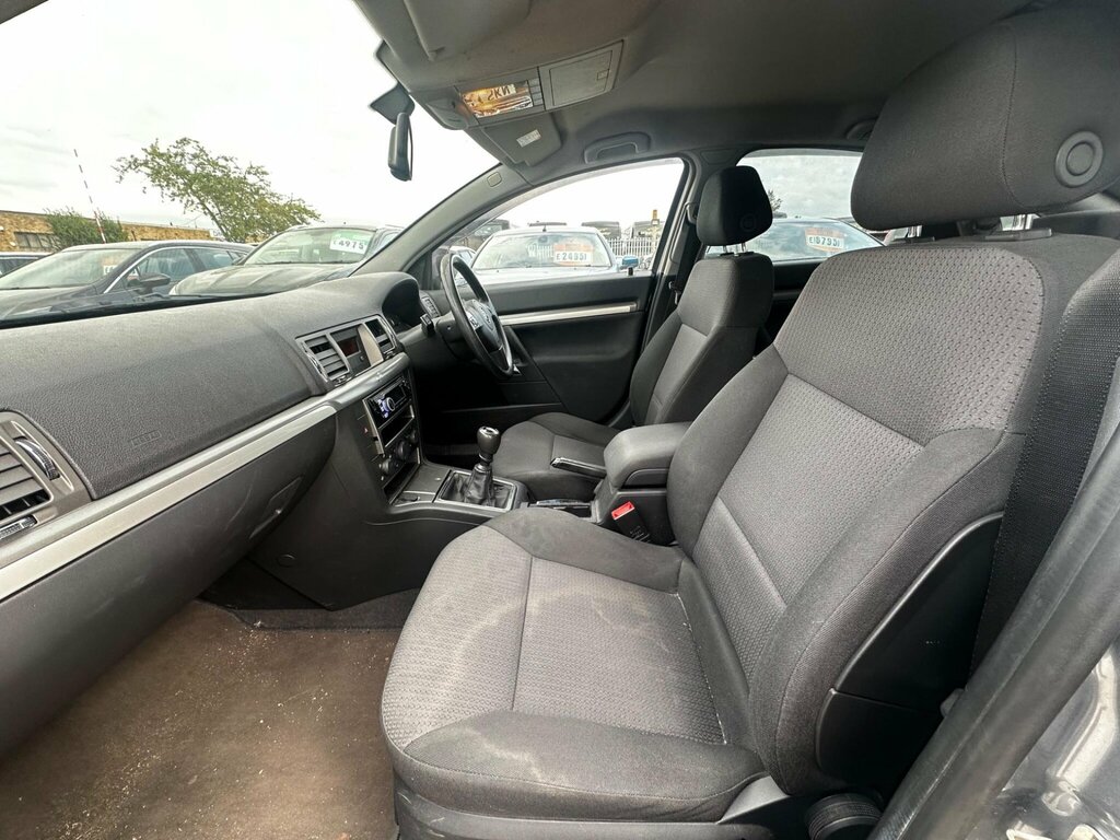 Vauxhall Vectra Hatchback Silver #19