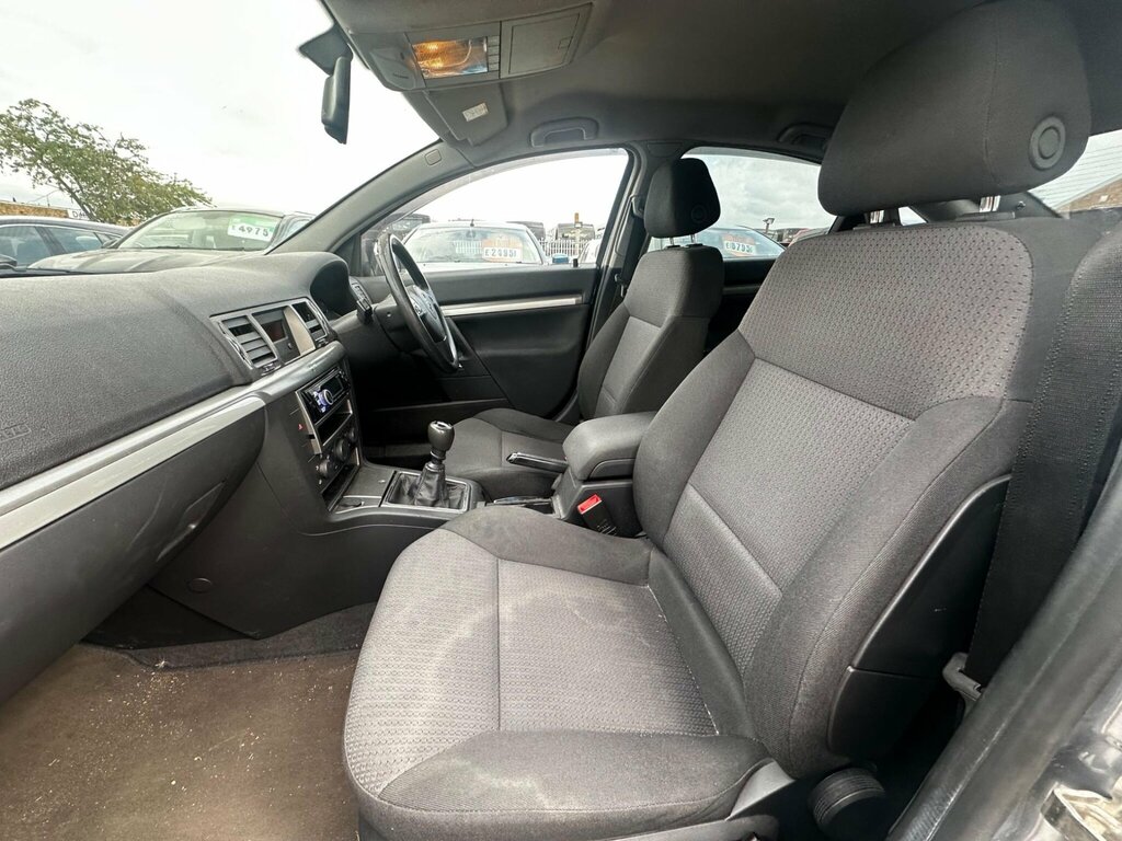 Vauxhall Vectra Hatchback Silver #20