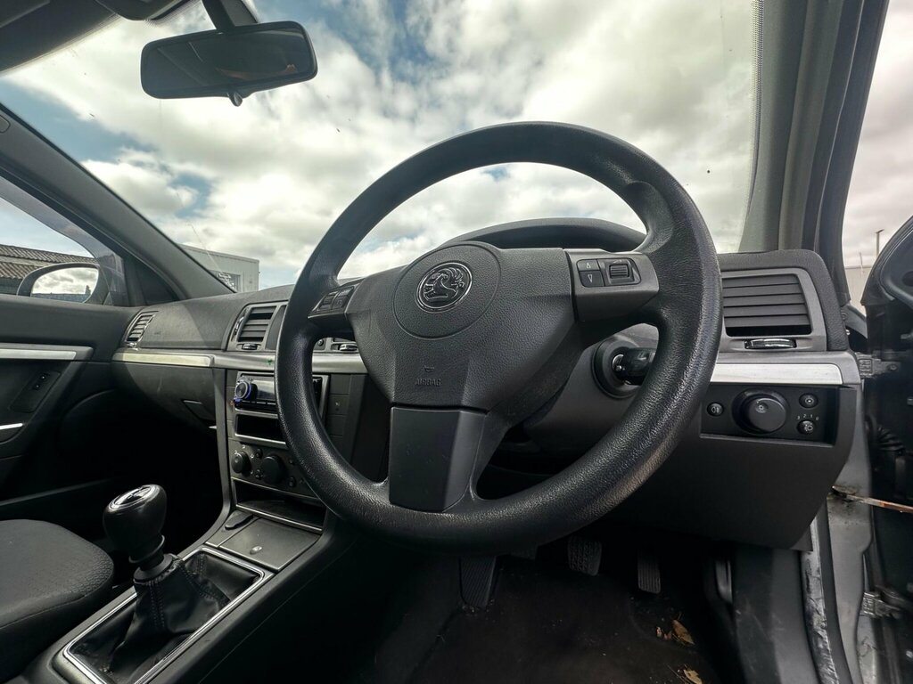 Vauxhall Vectra Hatchback Silver #13