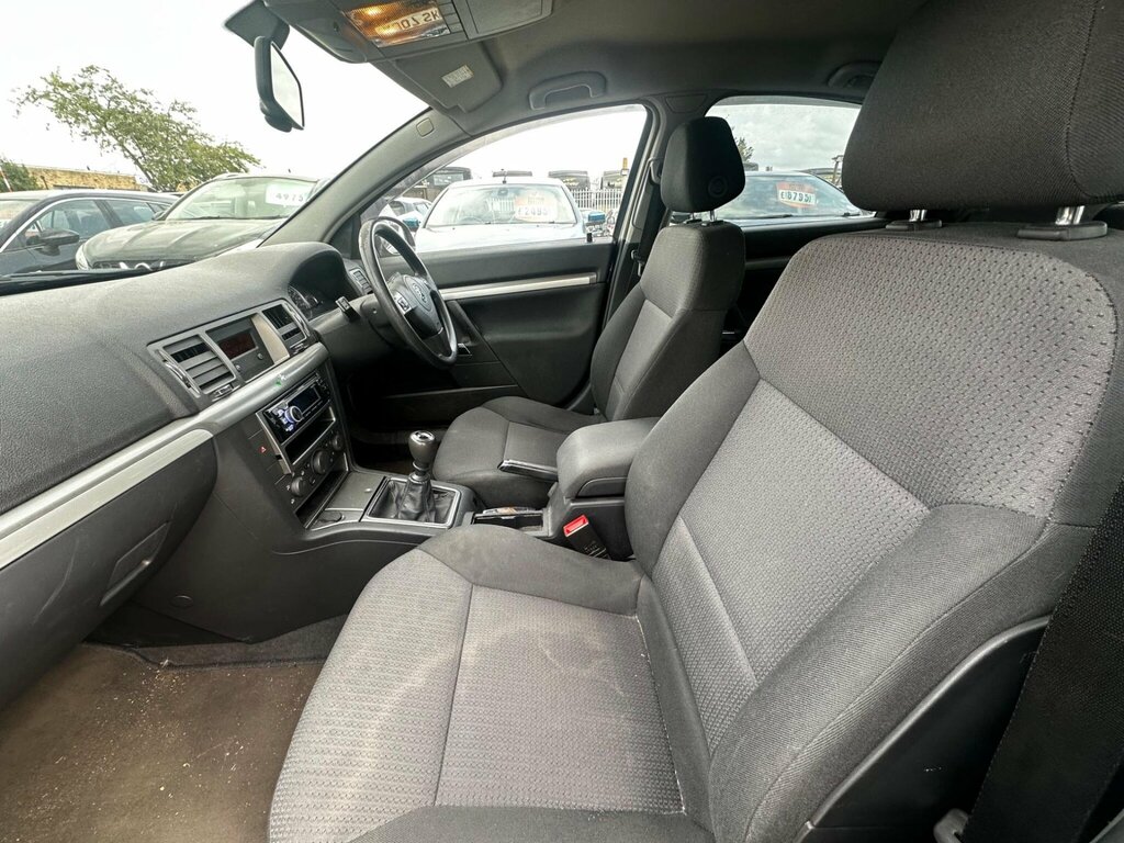 Vauxhall Vectra Hatchback Silver #21