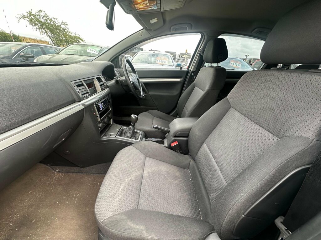 Vauxhall Vectra Hatchback Silver #23