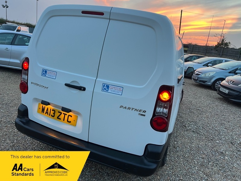 Peugeot E-Partner E-hdi Se L2 750 White #3