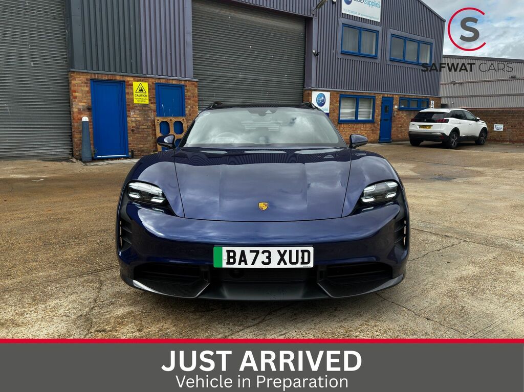 Porsche Taycan 2024 Performance Plus 93.4Kwh Gts Sport Turismo Blue #4