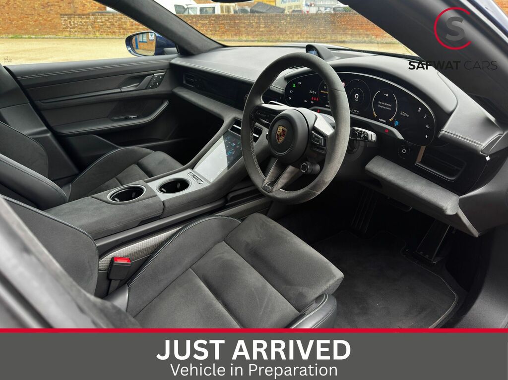 Porsche Taycan 2024 Performance Plus 93.4Kwh Gts Sport Turismo Blue #5