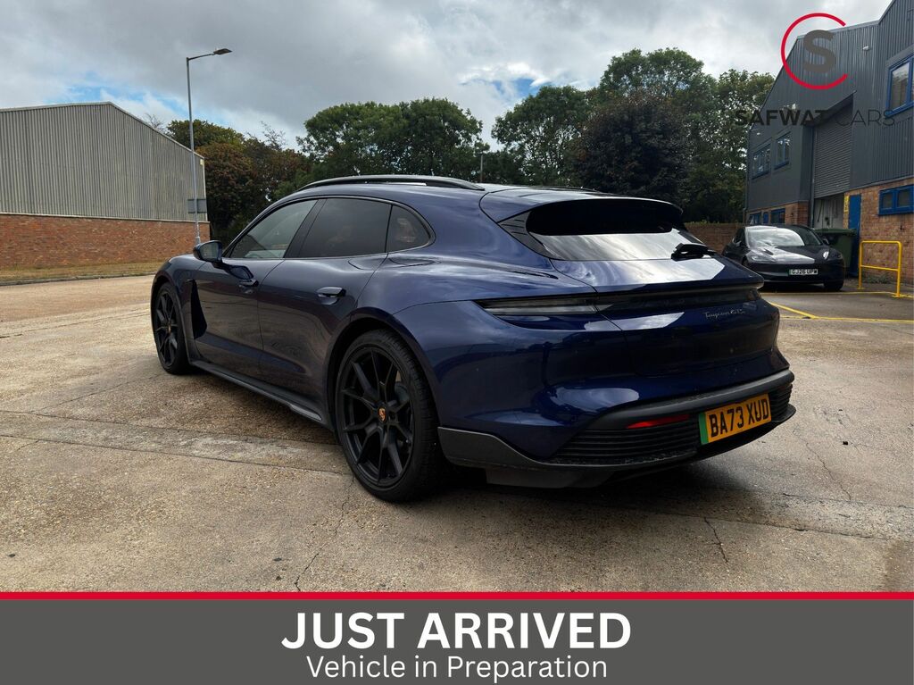Porsche Taycan 2024 Performance Plus 93.4Kwh Gts Sport Turismo Blue #2