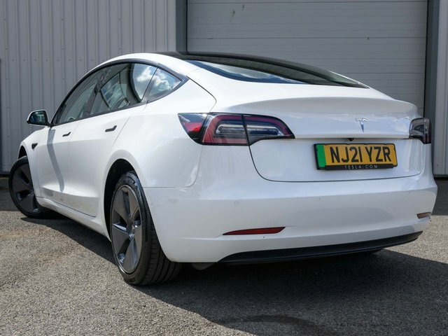 Tesla Model 3 2021 Standard Range Plus Saloon NJ21YZR White #2