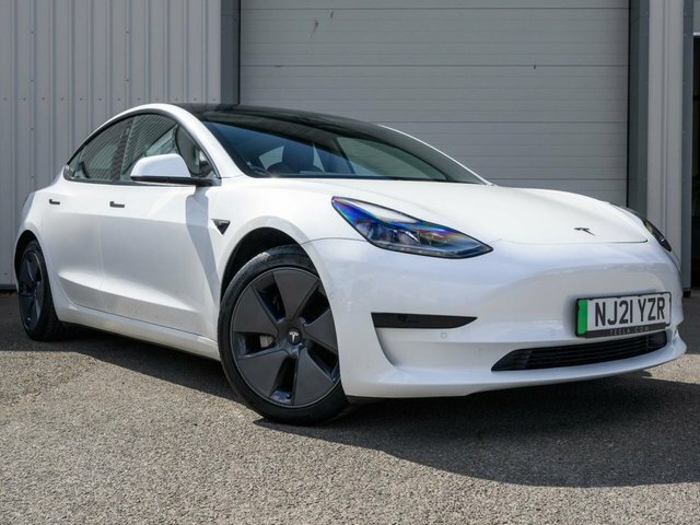 Tesla Model 3 2021 Standard Range Plus Saloon NJ21YZR White