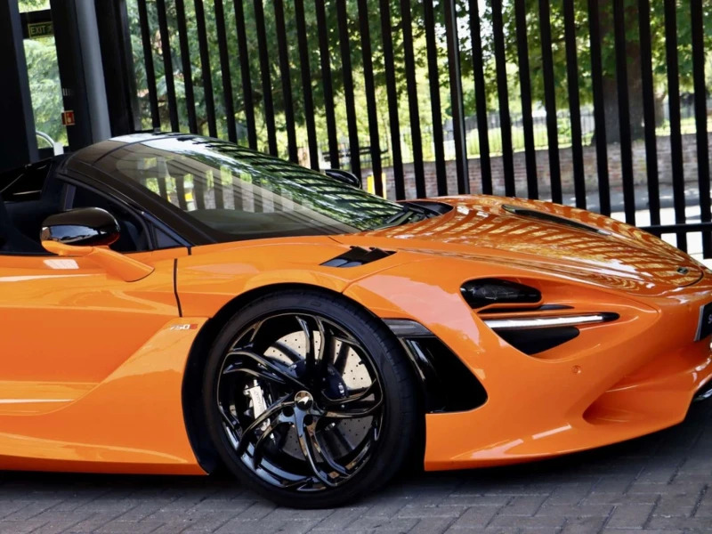 McLaren  V8 Ssg Blue #17