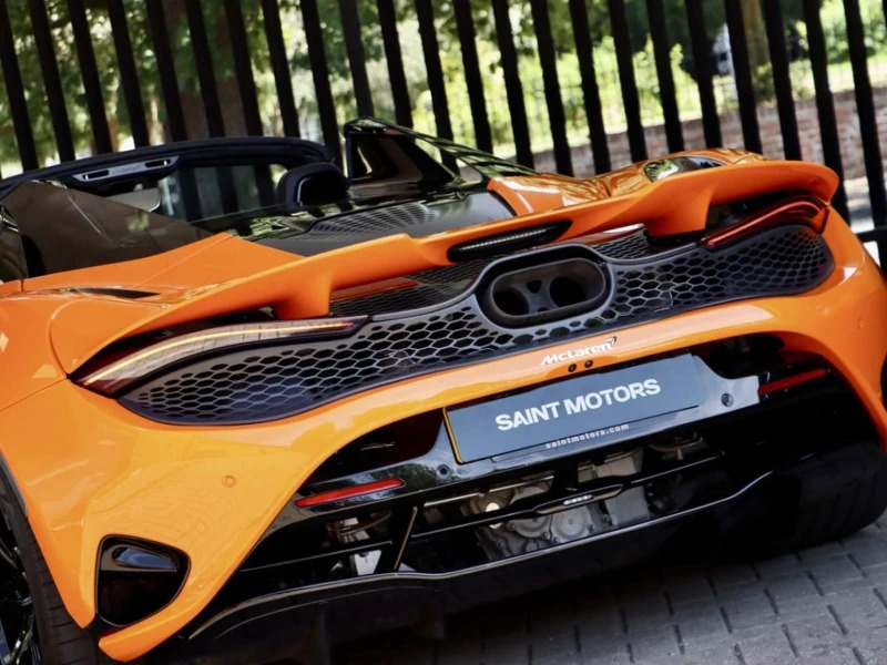 McLaren  V8 Ssg Blue #12