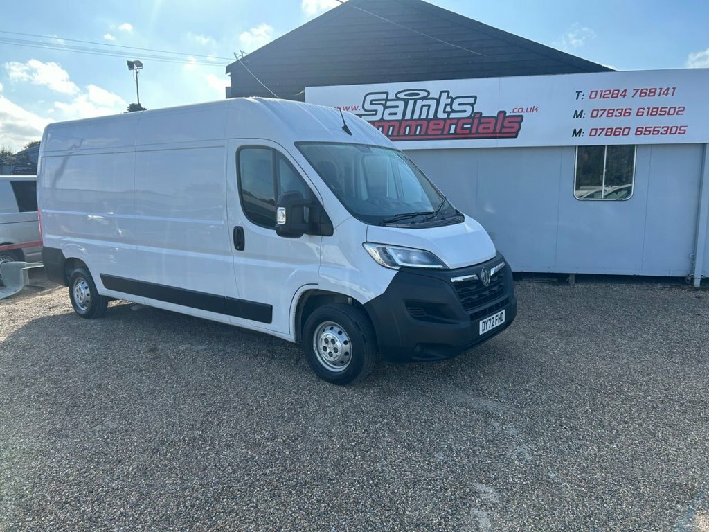 Vauxhall Movano 2.2L Dynamic White