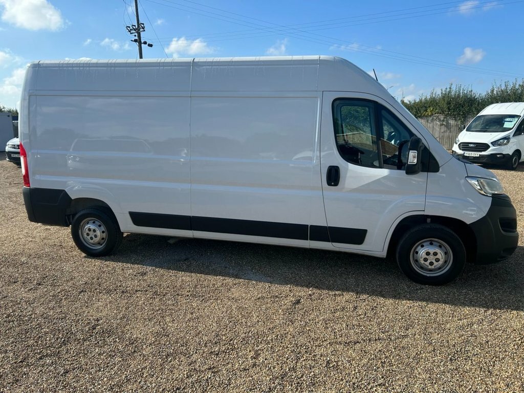 Vauxhall Movano 2.2L Dynamic DY72FHD White #6