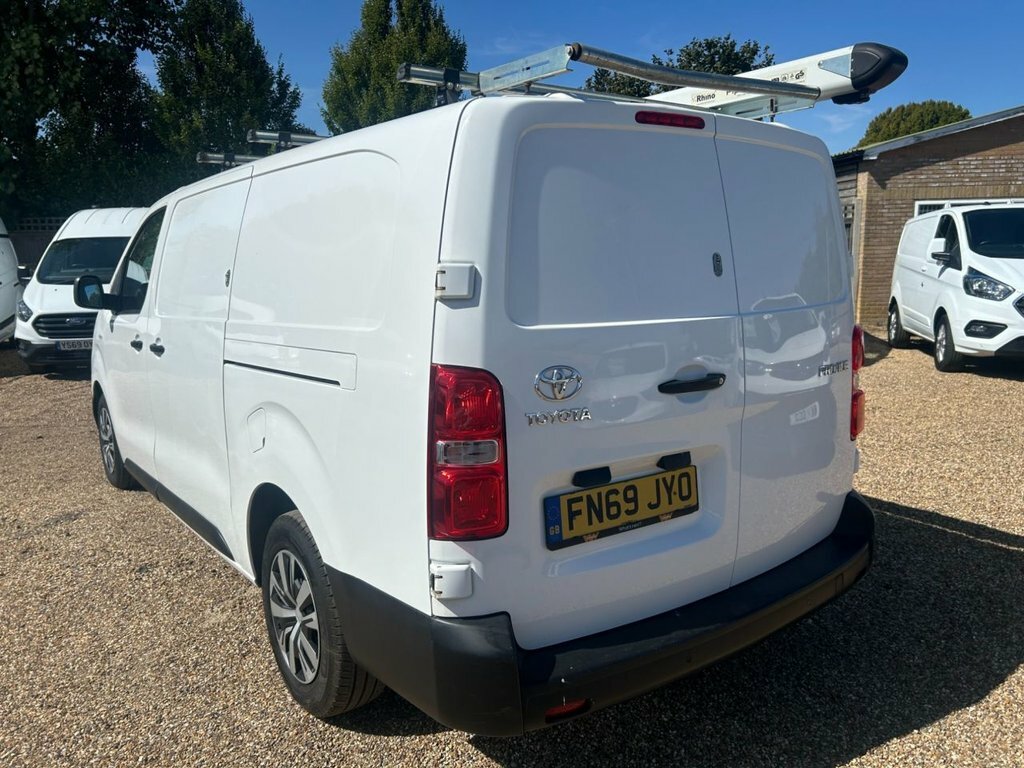 Toyota PROACE 2L Icon 6Dr FN69JYO White #5
