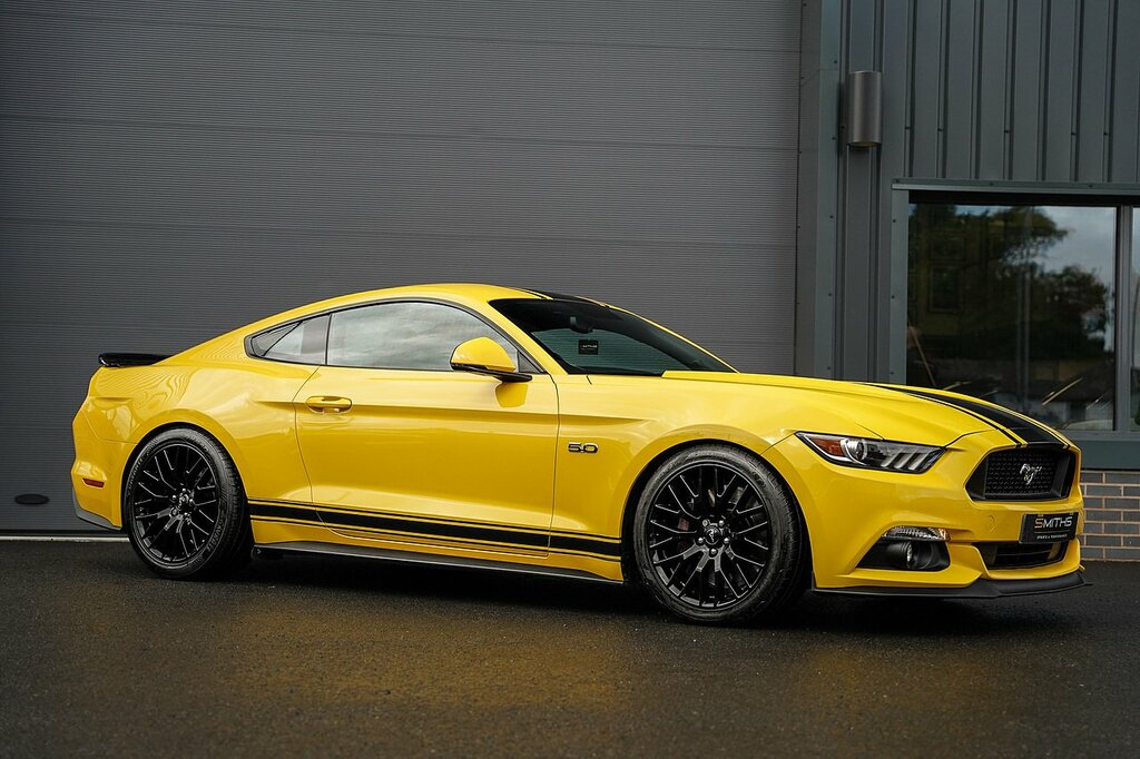Ford Mustang V8 Gt Yellow