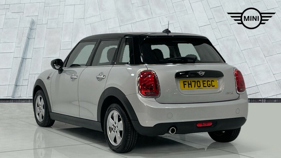 Mini Hatch 5-Door Hatch Cooper Classic FH70EGC White #4