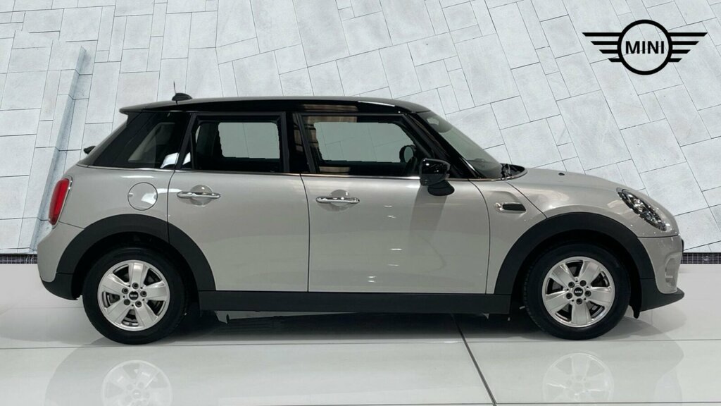 Mini Hatch 5-Door Hatch Cooper Classic FH70EGC White #5