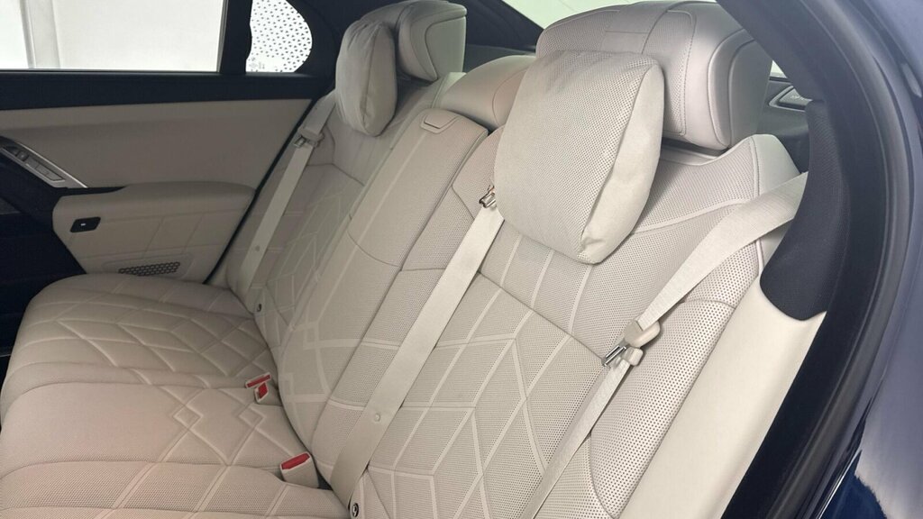 BMW i7 I7 Edrive50 M Sport Black #23