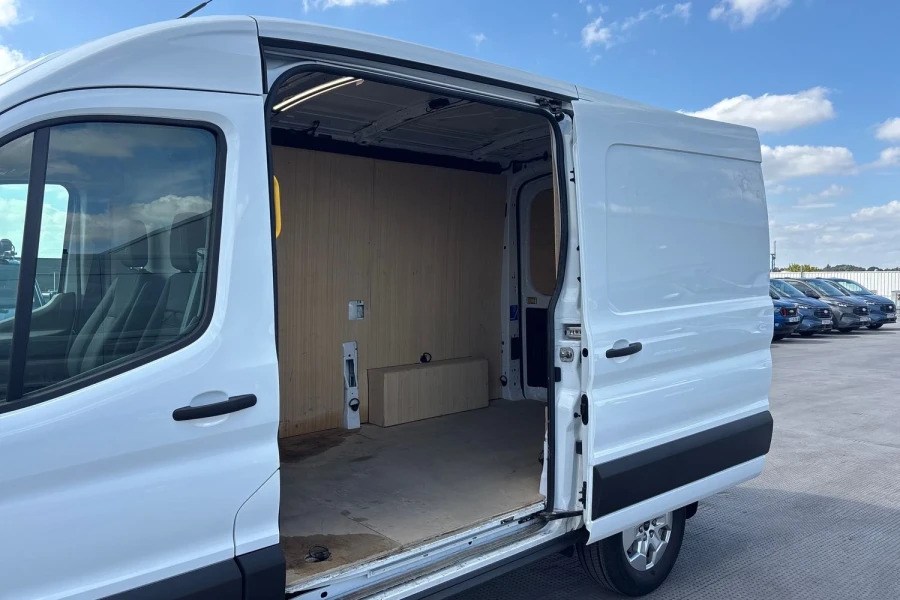 Ford Transit Custom Transit Limited Van 350 L2 2.0L Ecoblue 130Ps Fwd BN26TXT White #6