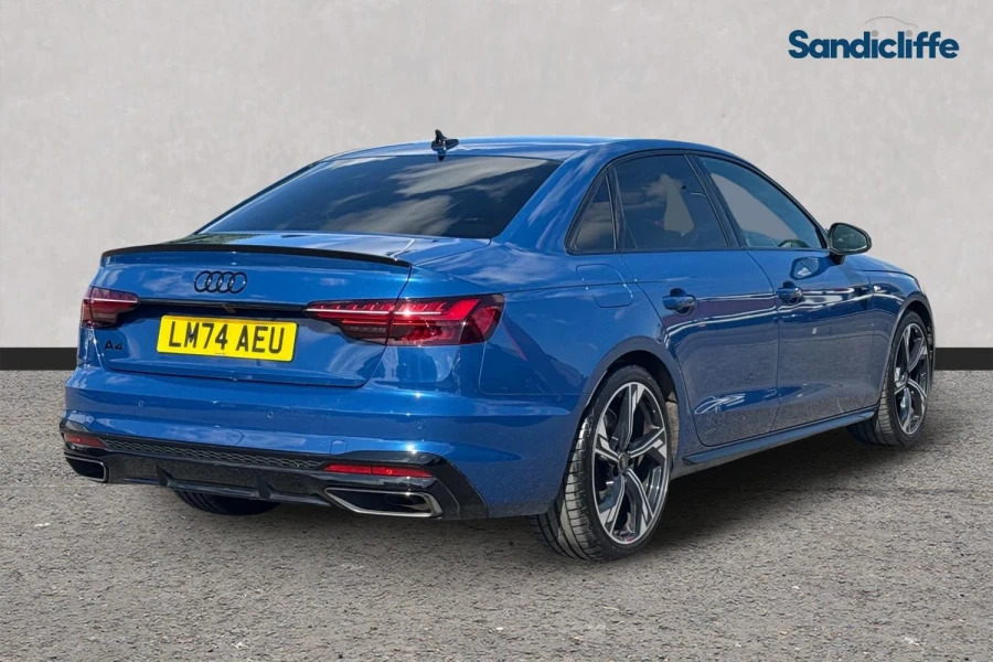 Audi A4 A4 35 Tfsi Black Edition S Tronic Saloon Blue #4