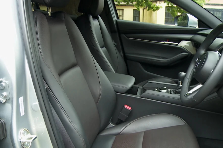 Mazda 3 2.5 E-skyactiv G Mhev 140 Centre-line White #5