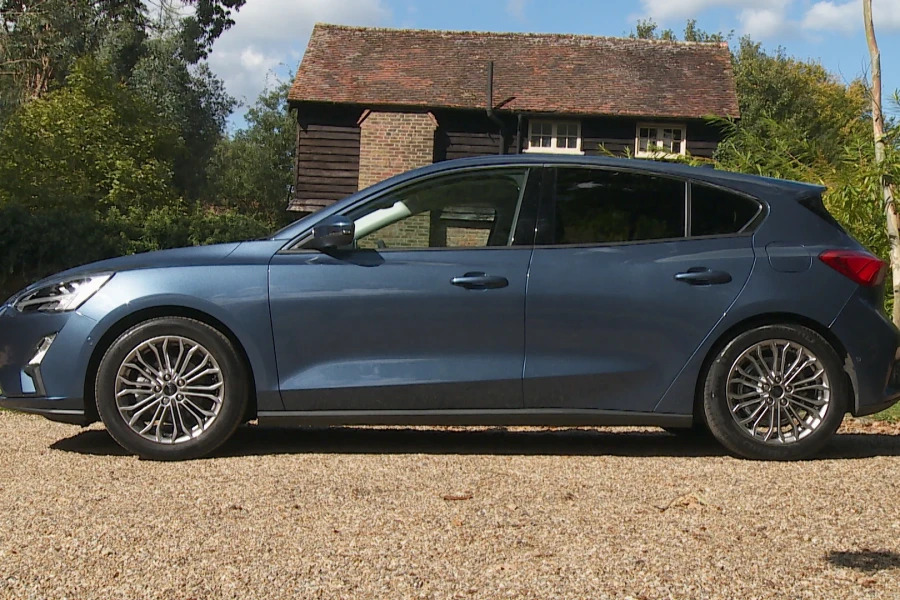 Ford Focus Focus 1.5 L Ecoblue Zetec Edition 6Spd 120Ps BJ72DVK Black #2