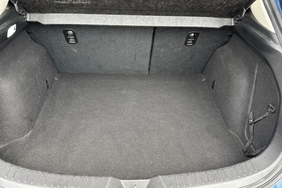 Mazda 3 White #14