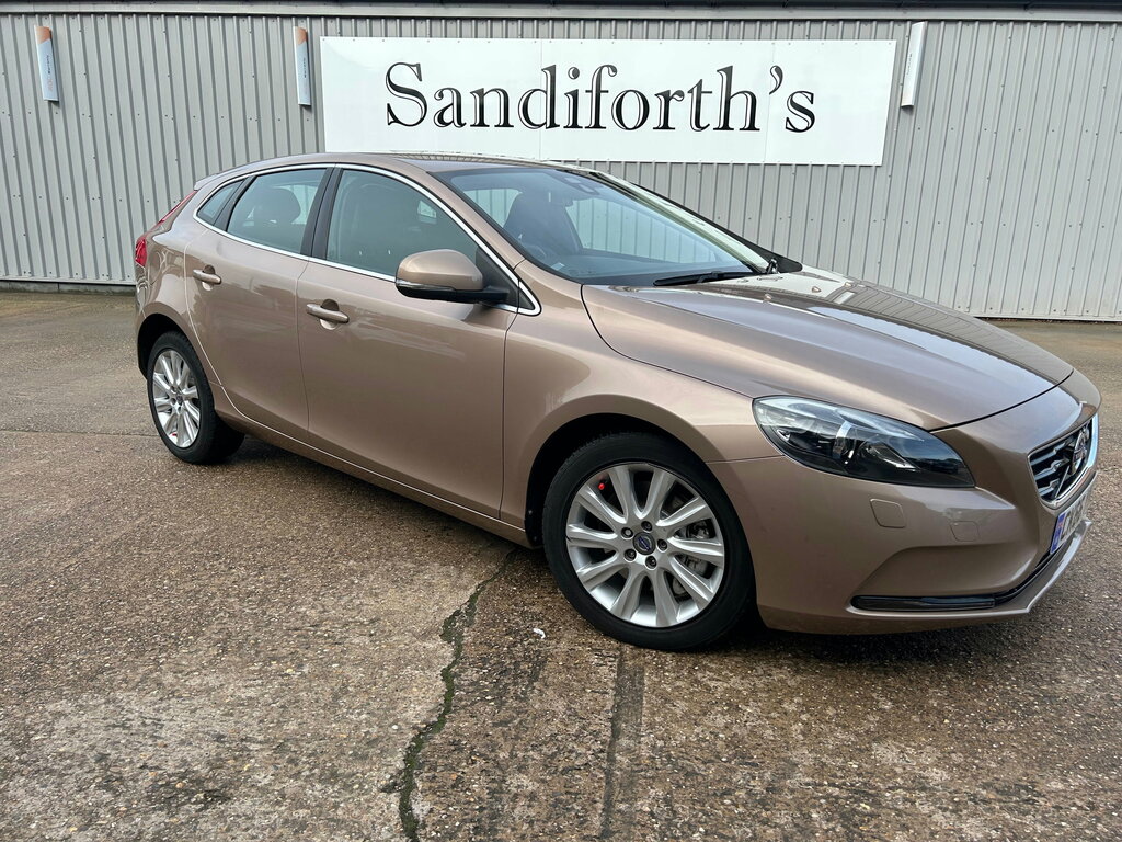 Volvo V40 2.0 D2 Se Lux Nav Hatchback Euro 6 Brown