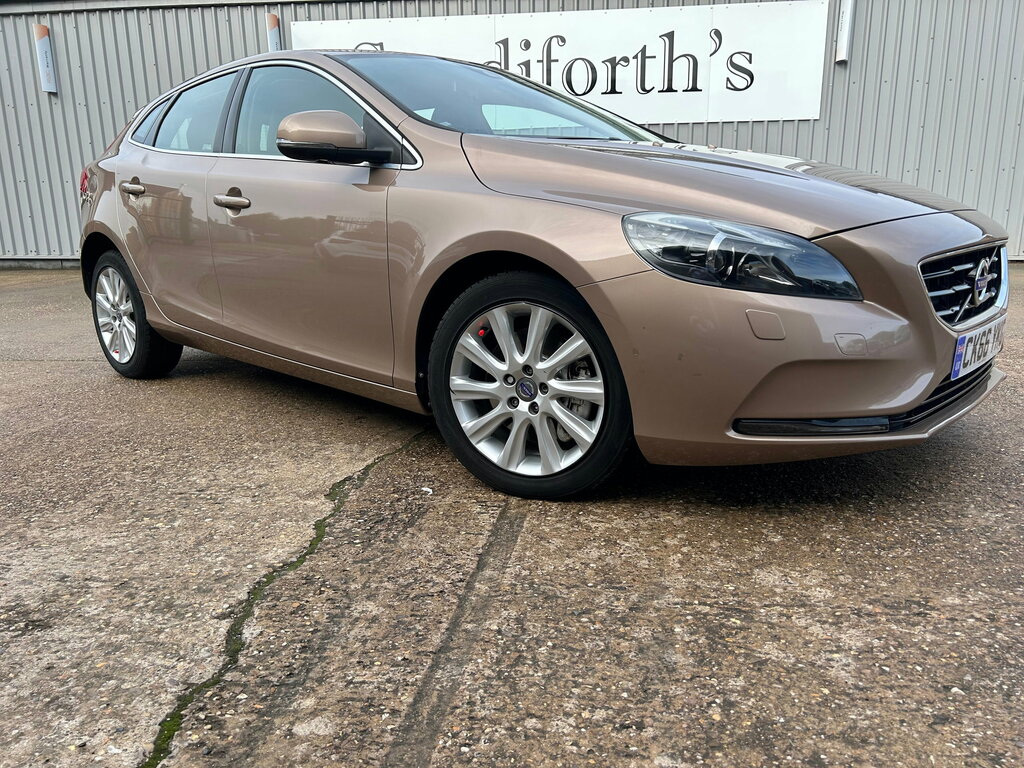Volvo V40 2.0 D2 Se Lux Nav Hatchback Euro 6 Brown #2