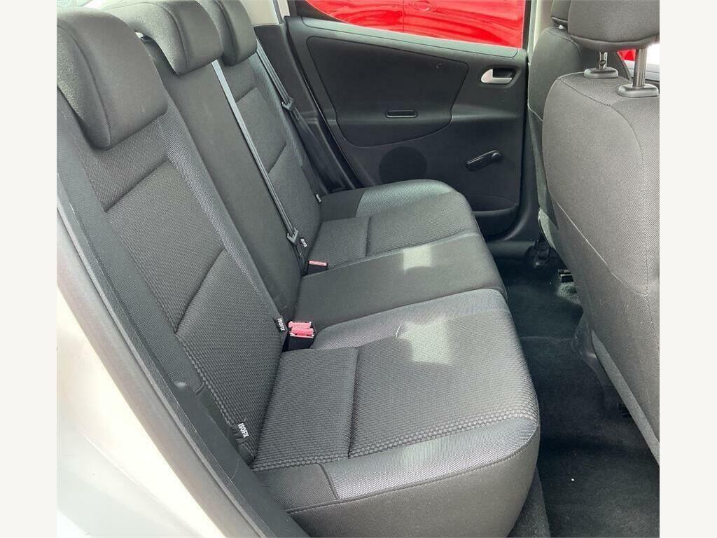 Peugeot 207 Hatchback 1.4 Hdi S 2009 Silver #9
