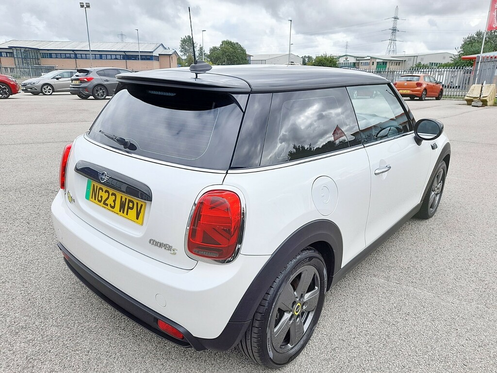 Mini Hatch Cooper S 135Kw 35Kwh 18033 Mile NG23WPV Black #6