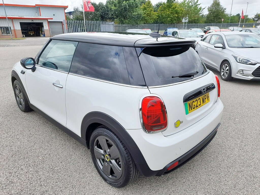 Mini Hatch Cooper S 135Kw 35Kwh 18033 Mile NG23WPV Black #5