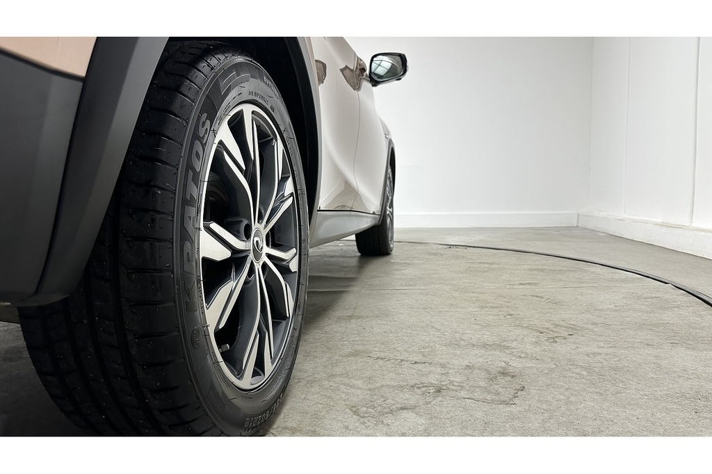Infiniti QX30 Luxe Tech D Grey #13