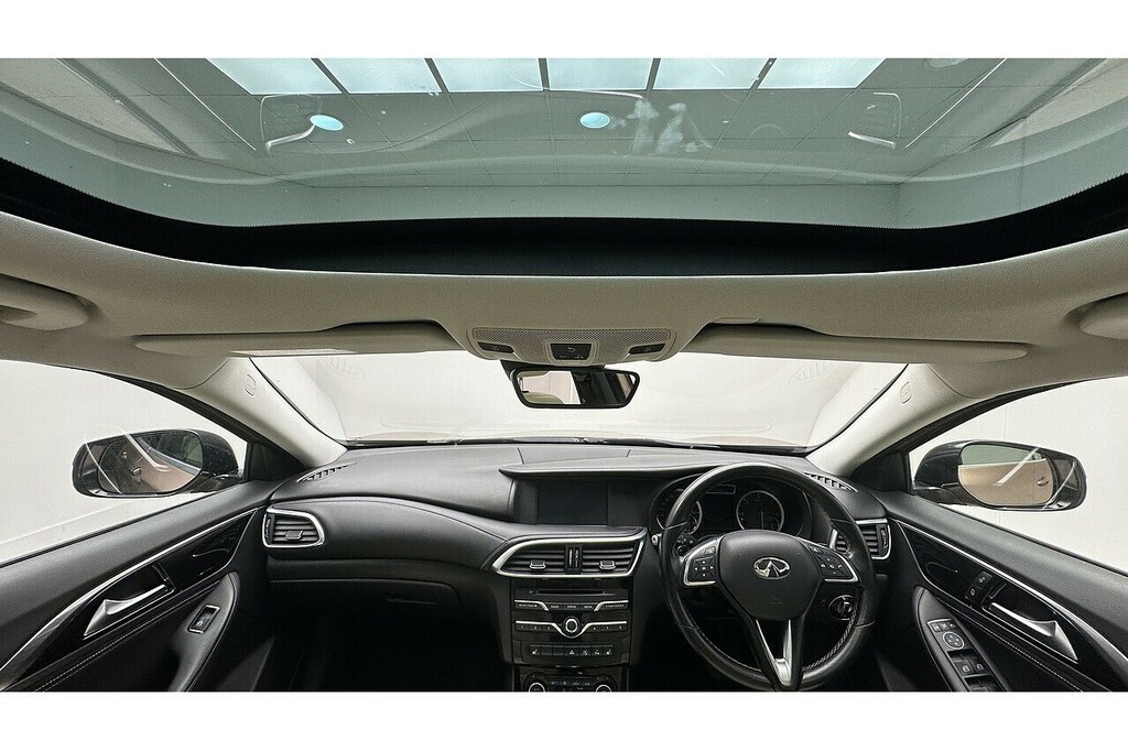 Infiniti QX30 D Premium Tech GM18YAS  #2