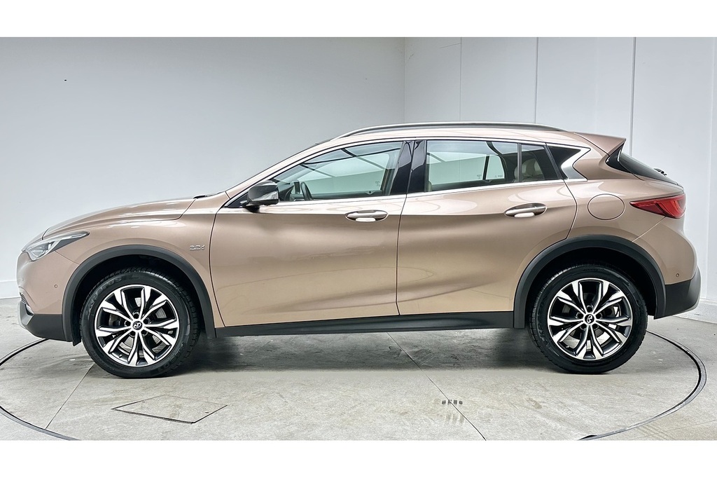 Infiniti QX30 D Premium Tech GM18YAS  #6