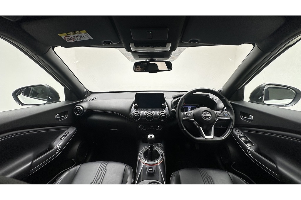 Nissan Juke Dig-t Tekna NL72KXA White #2