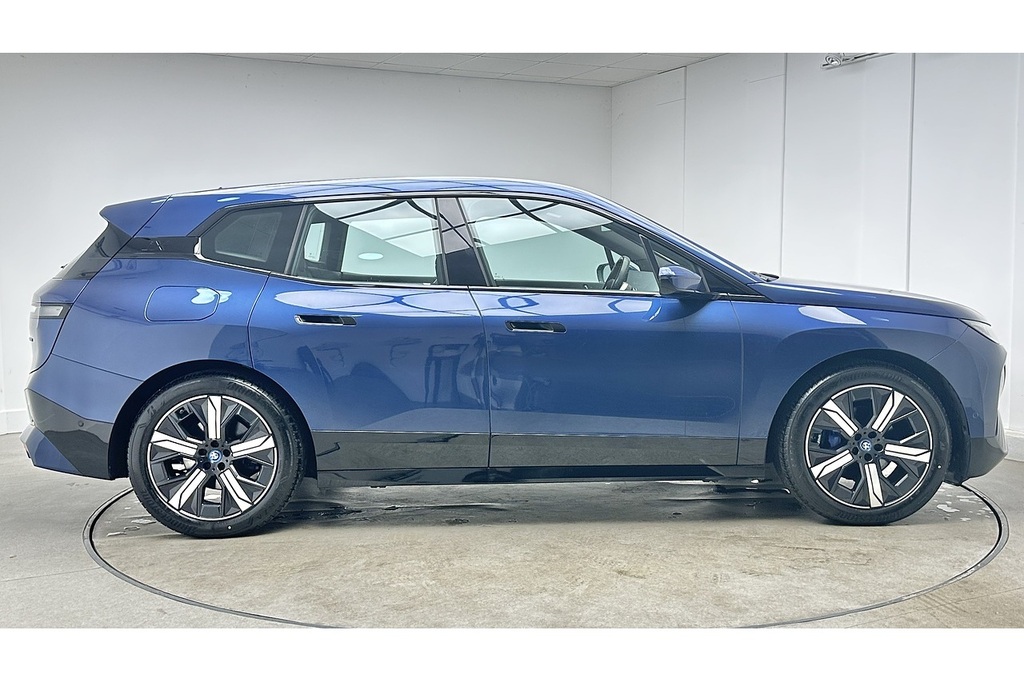 BMW iX 40 M Sport Blue #4