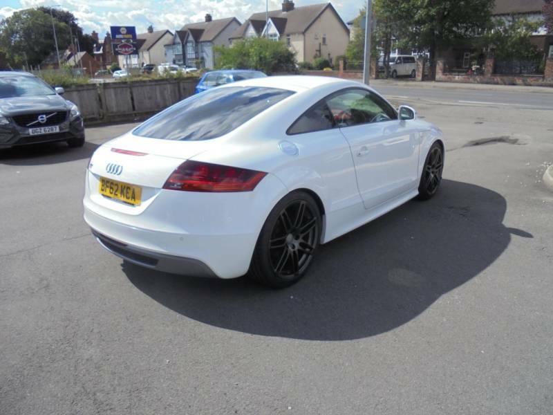 Audi TT 2.0 Tdi Quattro Black Edition White #4