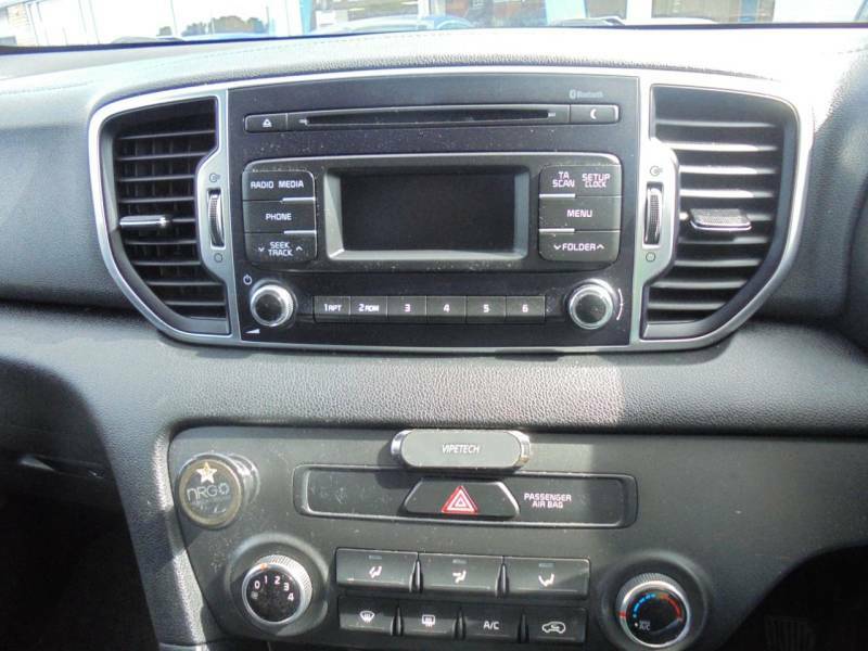 Kia Sportage 1.6 Gdi Isg 2 White #8