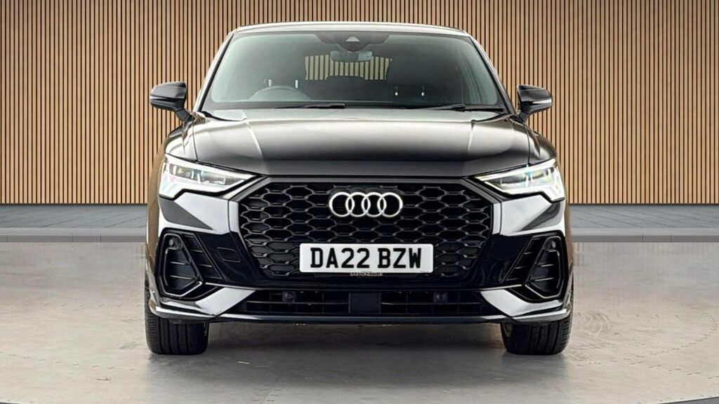 Audi Q3 1.5 Tfsi Cod 35 Black Edition Sportback DA22BZW Black #3