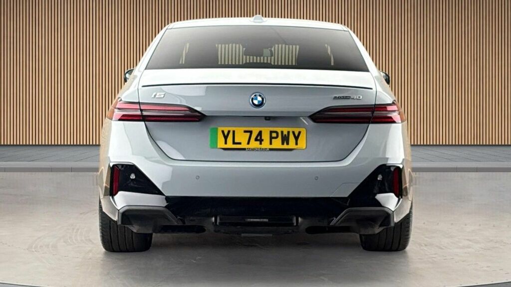 BMW i5 40 83.9Kwh M Sport Pro Saloon Ed Grey #4