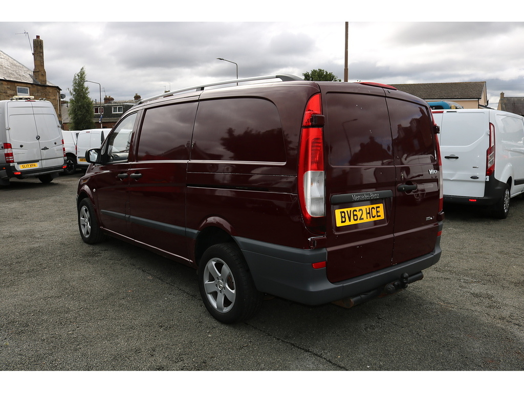 Mercedes-Benz Vito 113 Cdi Red #5