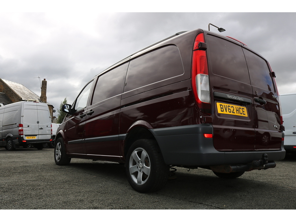 Mercedes-Benz Vito 113 Cdi Red #6
