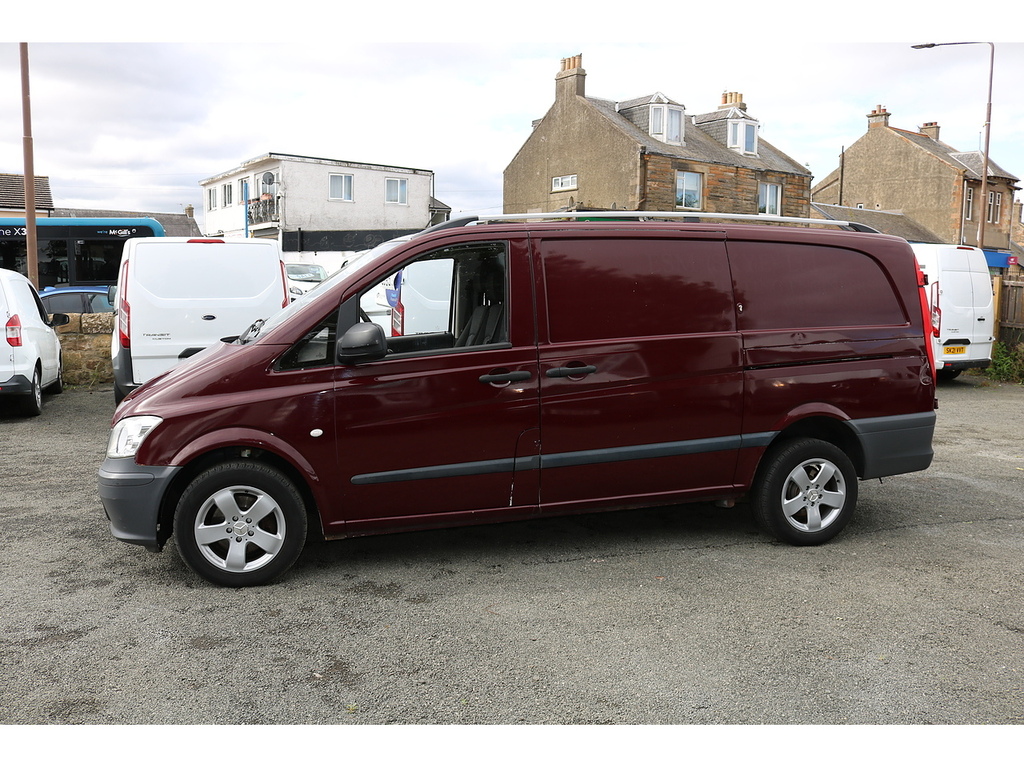 Mercedes-Benz Vito 113 Cdi Red #4