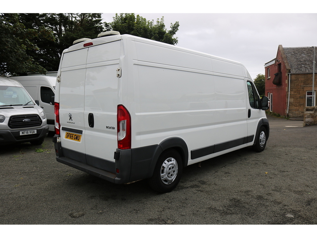 Peugeot Boxer Panel Van Red #8