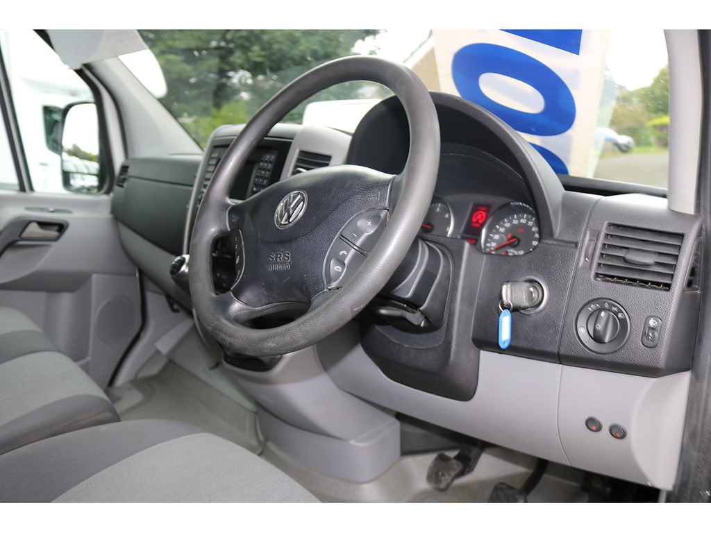 Volkswagen Crafter Panel Van White #12