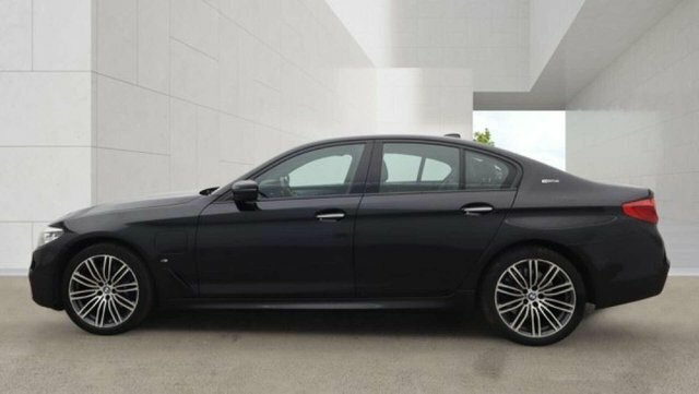 BMW 5 Series 530E M Sport Black #2